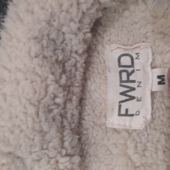 FWRD Distressed Denim Jean Jacket with Faux Shearling Sherpa Collar - Picture 3 of 4